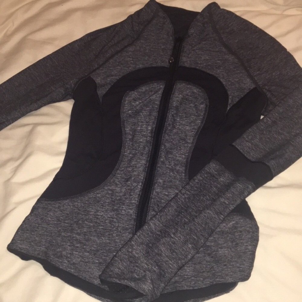 Lululemon black/grey zip up with thumbholes size 2
